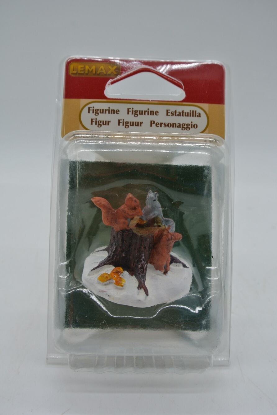 2003 Lemax Squirrels on Tree Stump Figurine Grey Red Snow Nuts NOS